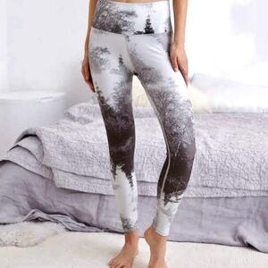 Aerie Forest Print Leggings EUC